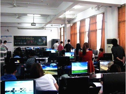 武汉电子信息专修学院的沿革