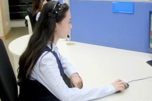 腾讯qq人工服务电话是多少？