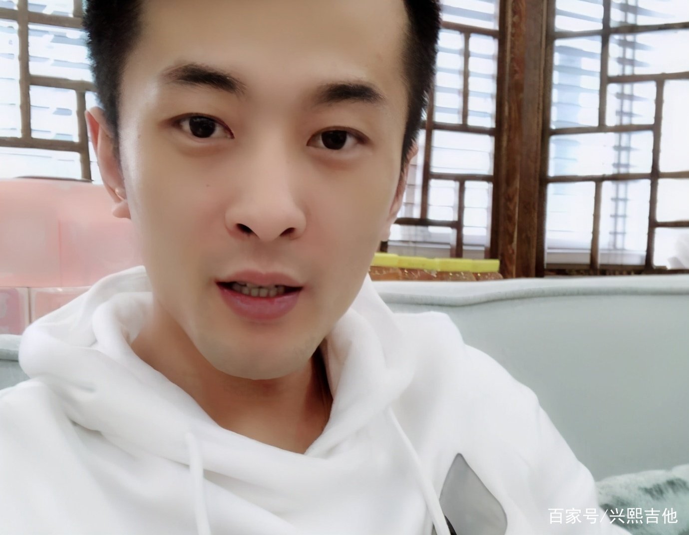 人民网点名辛巴、郭美美等人不值得被同情,你买过他们带货的产品吗?