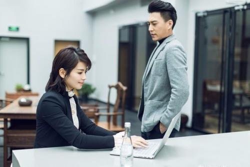 职场前辈总让我替他干活，怎么能不被记仇的拒绝他？