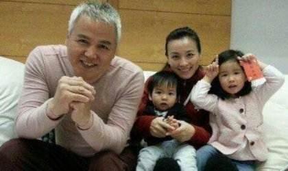 张庭老公为啥是白头发？