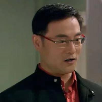 《爱情公寓》娄艺潇成功考上了女博士，决定请众人吃饭，之后发生了什么呢？