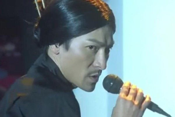 优酷网有段视频是刘德华模仿张国荣唱《风继续吹》，请问那是电影吗？