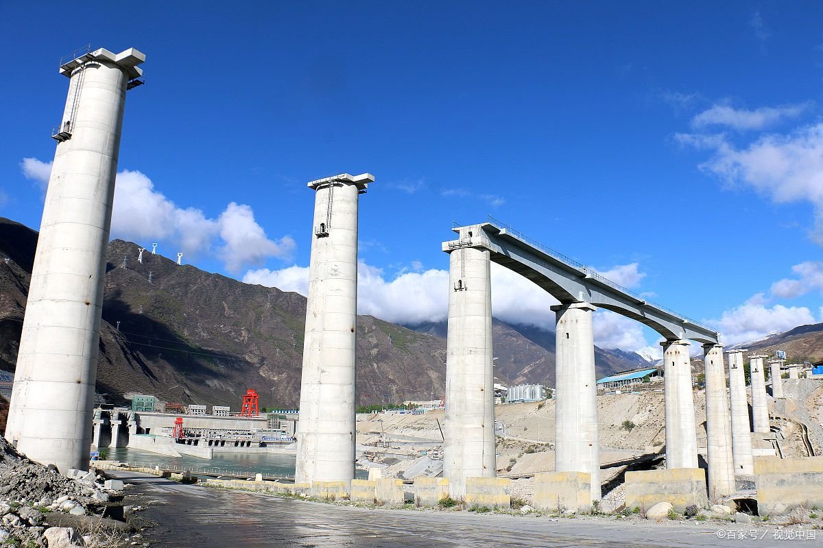 拉林铁路2021年6月30日通车，对当地的经济社会发展有何好处？