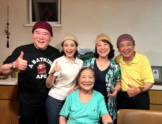 《金光大道》上映47年，多名主演重聚，你喜欢这部电影吗？