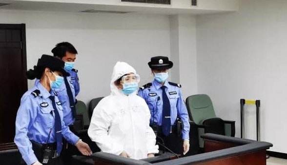 北京85岁老人遭保姆一个月殴打10次!保姆称:闹着玩,真的只是闹着玩?