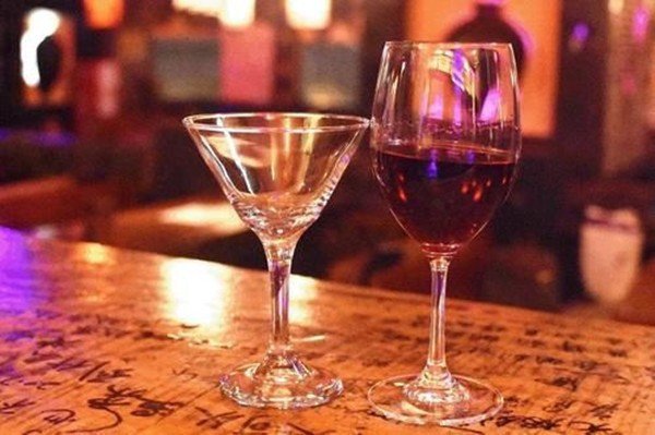 helens可乐桶用的是什么酒