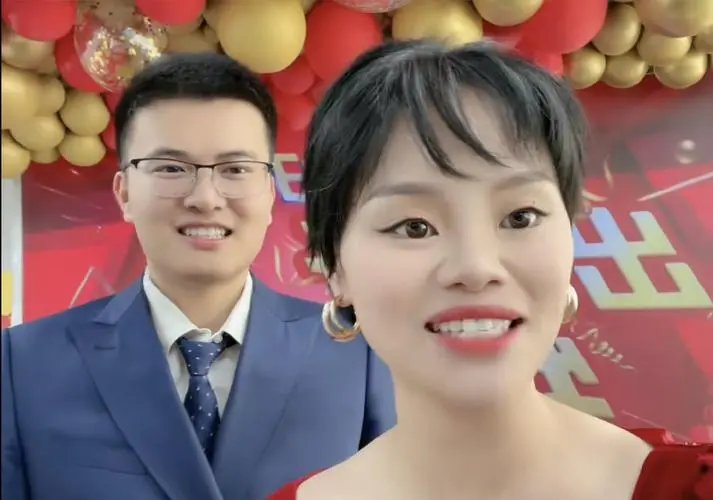 “彩虹夫妇”主播自曝高收入，到底意欲何为？