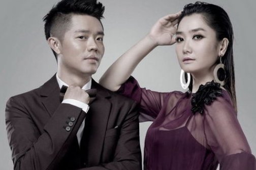 凤凰传奇的歌曲，大部分都是由玲花主唱的，她当初为什么没有选择单飞？