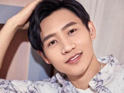 魏晨深夜清唱《沦陷》这首歌，他的唱功究竟如何？