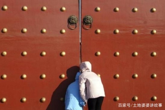 清代北京城的妇女们会在元宵之夜争抢着去摸正阳门上的铜钉，这是为什么呢？