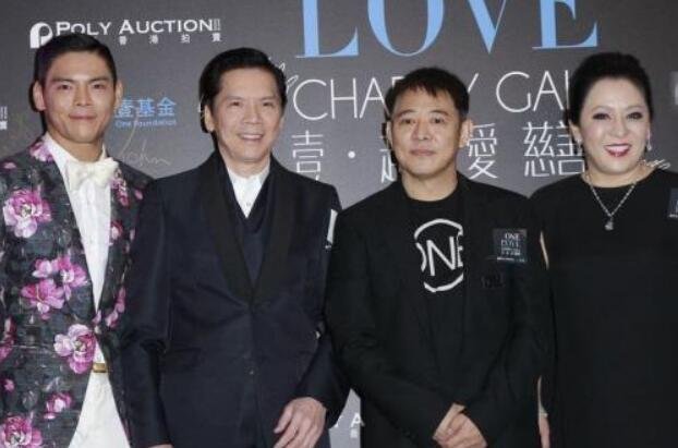 20年前不顾一切扇了向华强两巴掌的人究竟是谁？有何背景？