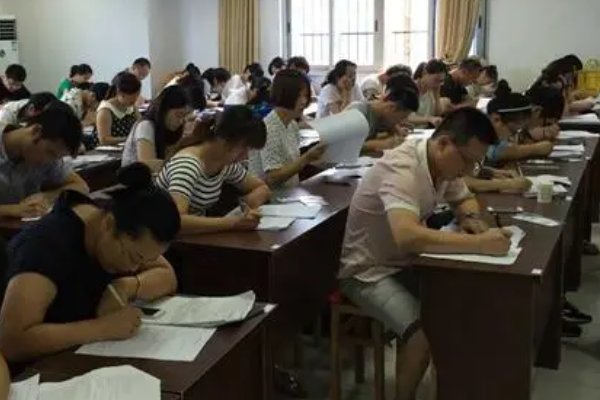 成人高考语文满分多少