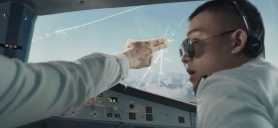 四川8633真实备降录音，民航史上的奇迹，当时到底发生了什么？