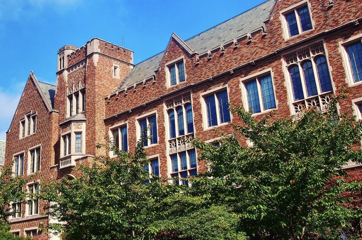 2023考研中国人民大学录取分数线是多少?