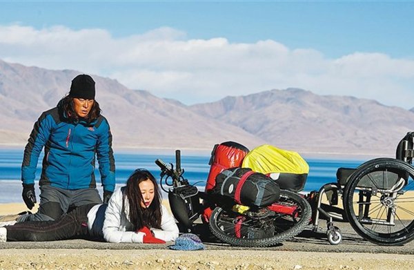 电影《七十七天》讲述了一个怎样的故事？