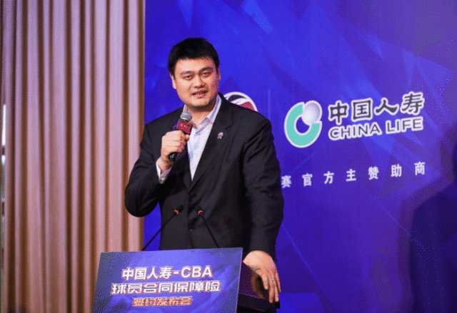 杜兰特跟腱断裂获赔1400万，那易建联能得到多少？