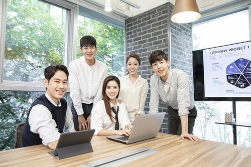 被辞退后把同事删除了，有必要留下之前同事的联系方式吗？