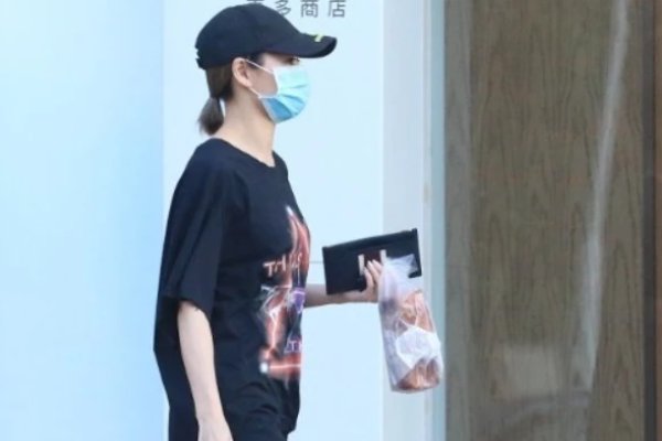 从视后到送外卖,一线花旦胡定欣为何如此能屈能伸?