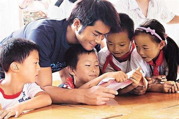 生态学刊以胡歌古天乐名字命名新物种，此举的原因是什么？