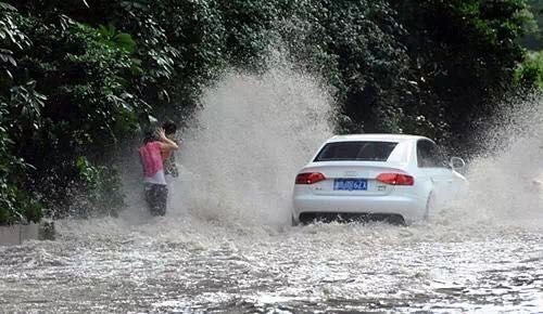 河南57岁阿姨冰柜漂浮1020分钟获救，期间她是如何维持生命的？