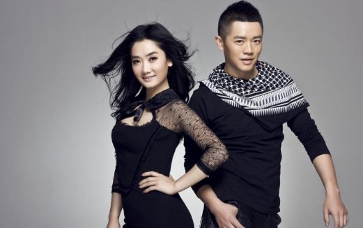 凤凰传奇的歌曲，大部分都是由玲花主唱的，她当初为什么没有选择单飞？