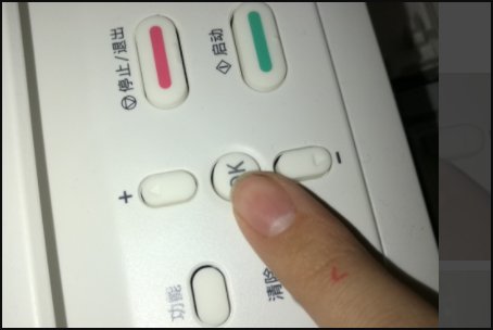 如何更换惠普1007打印机的硒鼓？