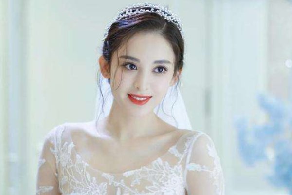 古力娜扎全名叫什么名字?