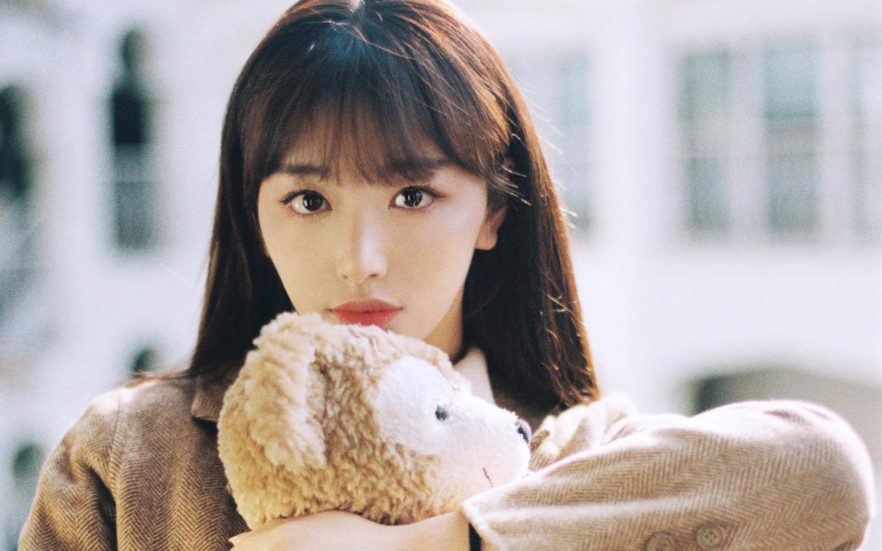 你愿意找一个你爱的多一点的人还是爱你多一点的人？为什么？