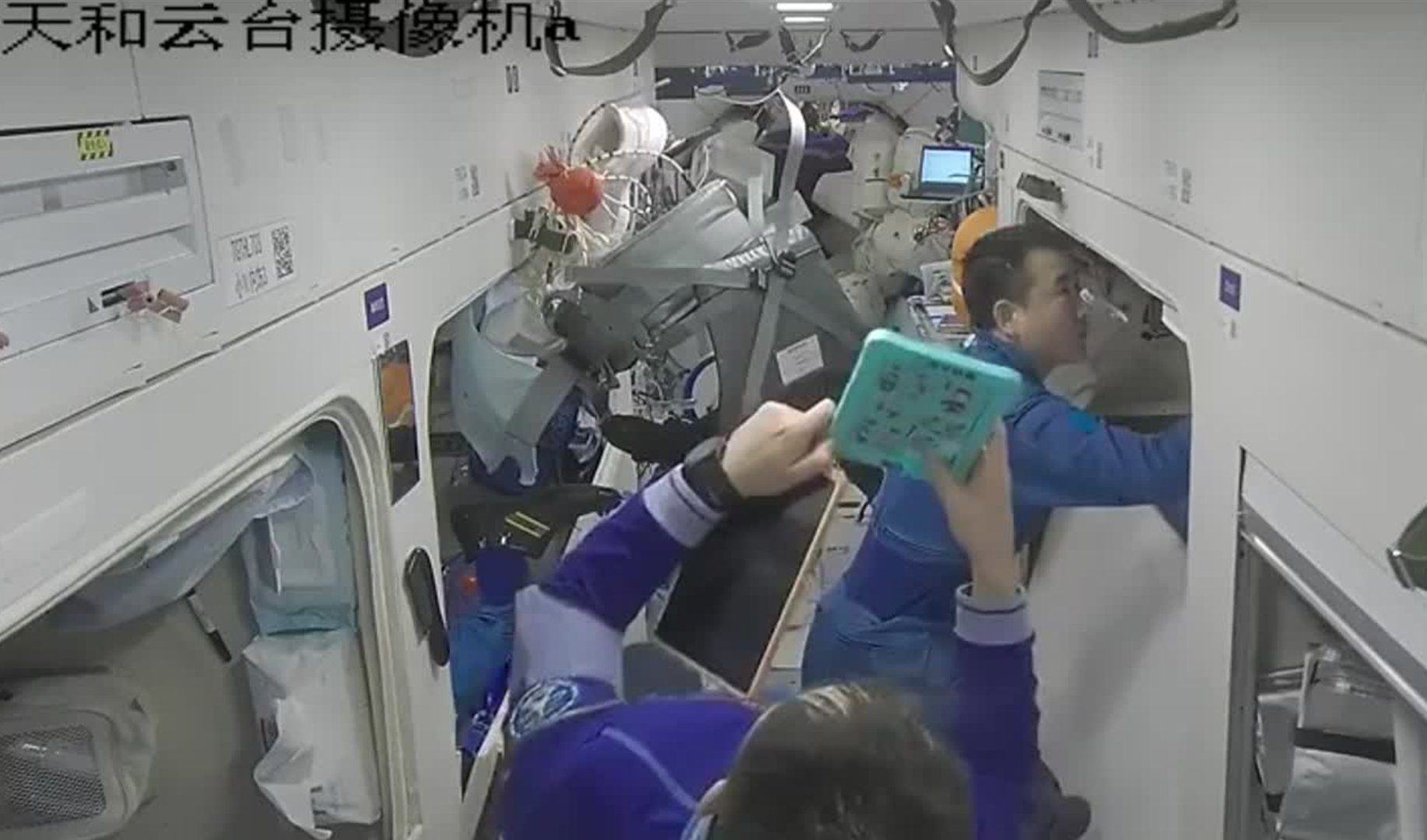 你如何看待叶光富在太空玩华容道这件事？