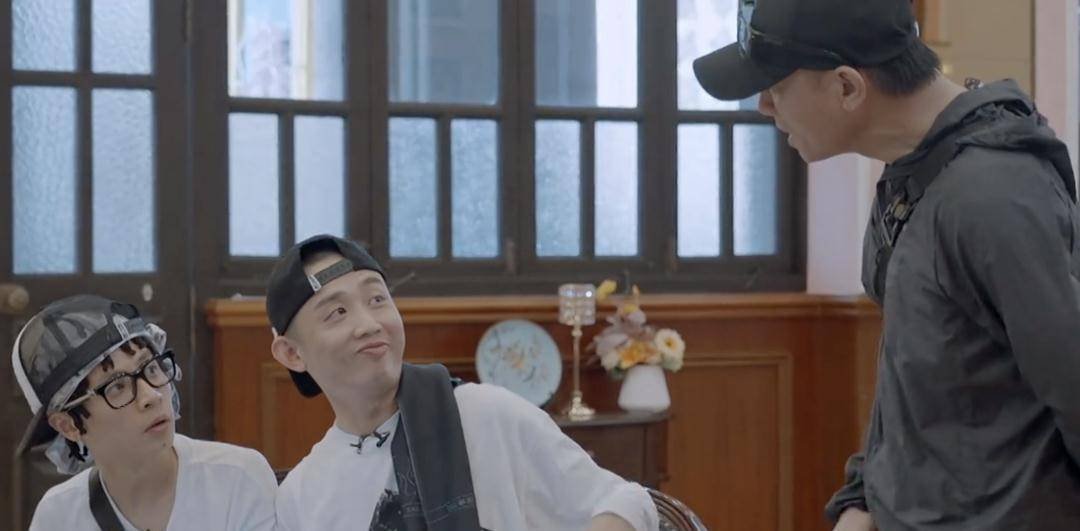 原创《披荆斩棘》公演排名公布后，陈小春突然消失，和什么有关？