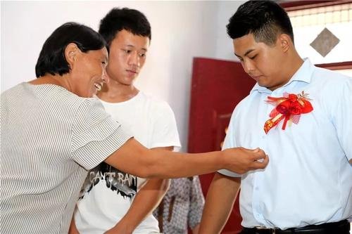父辈不在了,孙子可不可以给爷爷上坟呢?