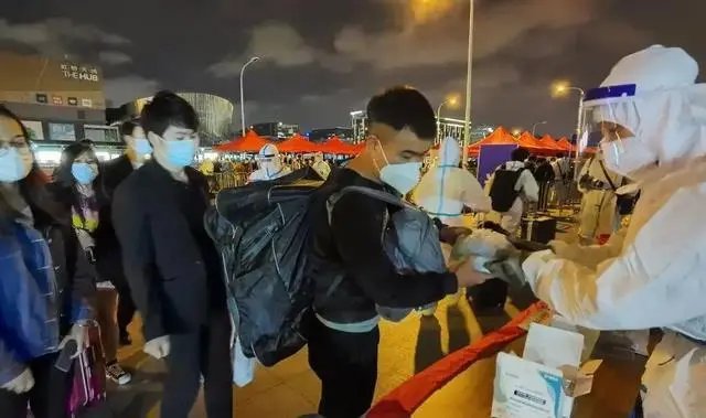 最近日均离沪1万人，他们都去了哪里？为什么离开呢？