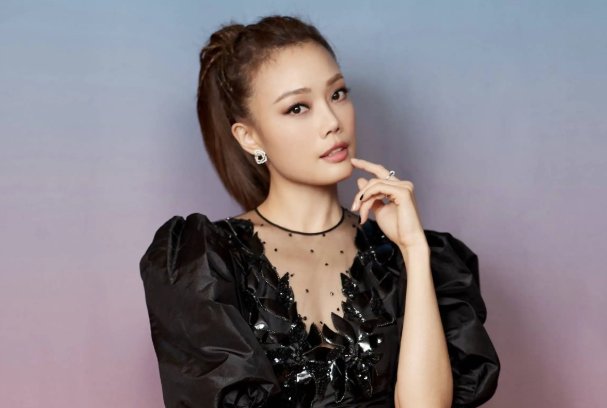 蔡卓妍晒与容祖儿合照，表白“你永远可以令我释放压力”，二人的发展如何？