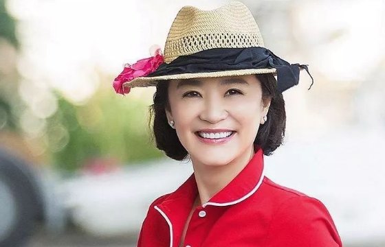 影星林青霞接种了中国生产的新冠疫苗第一针，是否出现了不良反应？