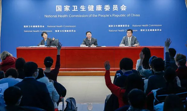 全国取消核酸检测，国家卫健委紧急回应，透露出什么重要信息？