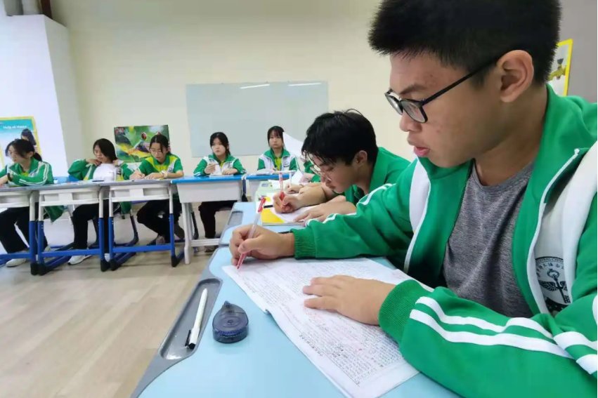 高一新生入学教育是什么