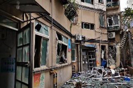 武汉洪山区一餐馆操作间发生爆燃，现场究竟是何情况？