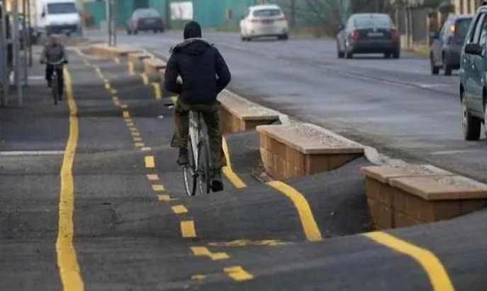 跌宕起伏怎么读什么意思