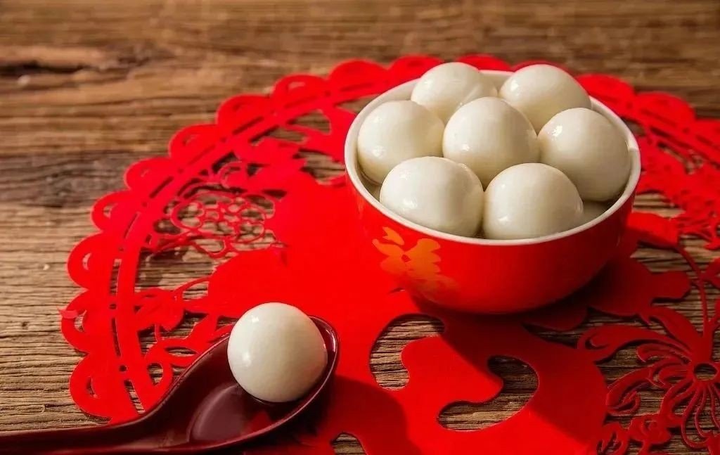 春节吃饺子的风俗的来历 跪？