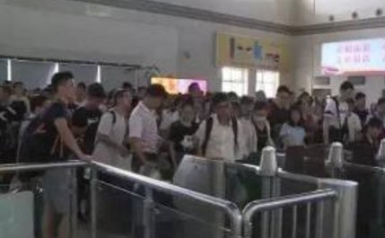 在火车上如何找座位！！在线等！！