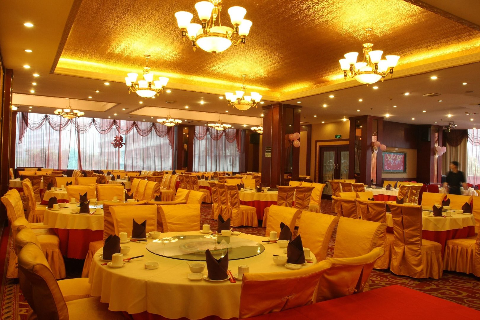 美丽华酒店企业有限公司的基本信息