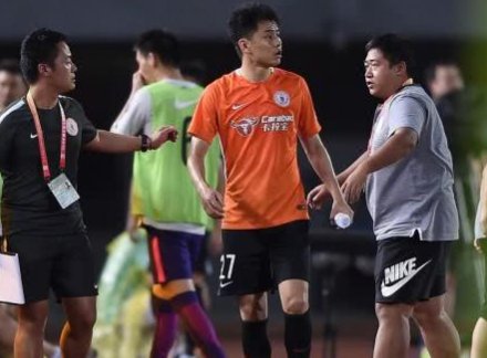 刘健肘击染红被罚下吗？