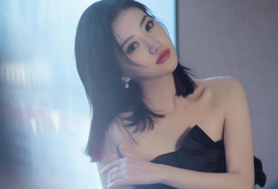 景甜参加《极限挑战》综艺感强，她是如何表现的？