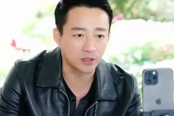 汪小菲为撇清破产传闻高调现身刘畊宏直播间刷礼物，刘畊宏如何感谢他的?