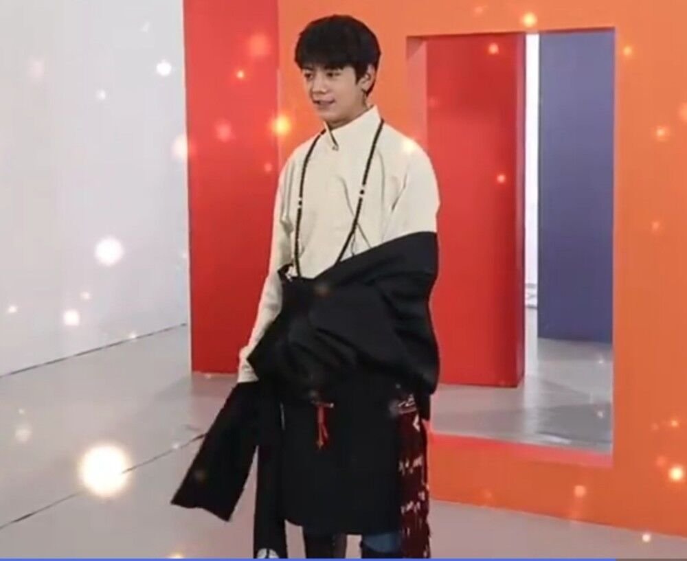 丁真录制《天天向上》引争议，原因是什么？