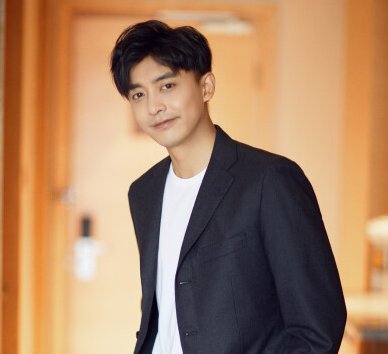 李佳航整容了吗?