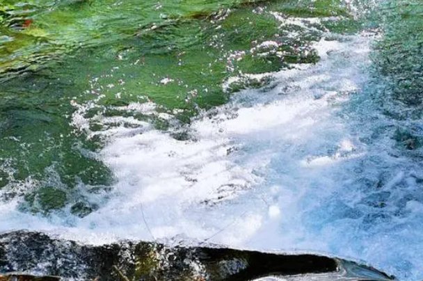 汩汩流淌的拼音