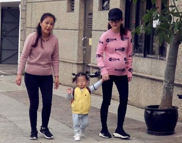 方媛很漂亮，有少女清纯感，那她的父母状态如何？