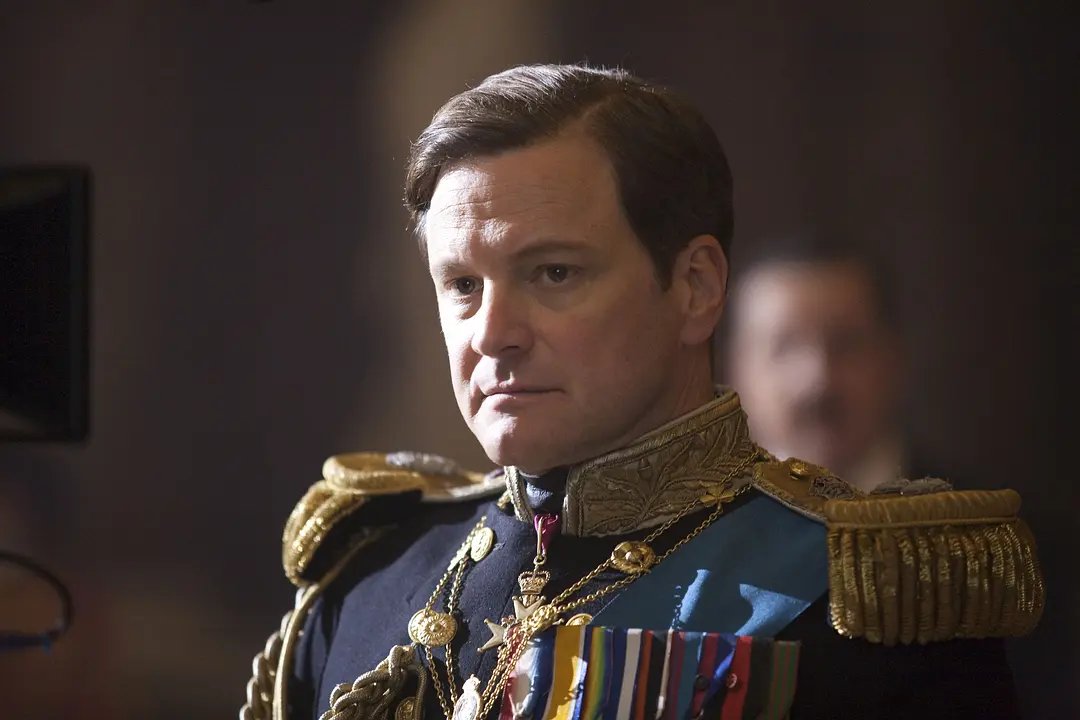 英国首相在白金汉宫觐见查尔斯三世,首相与国王,谁的职位更大?